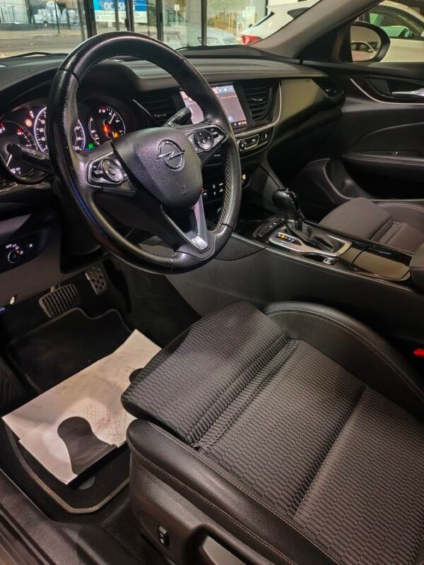 OPEL INSIGNIA Exclusivo 180