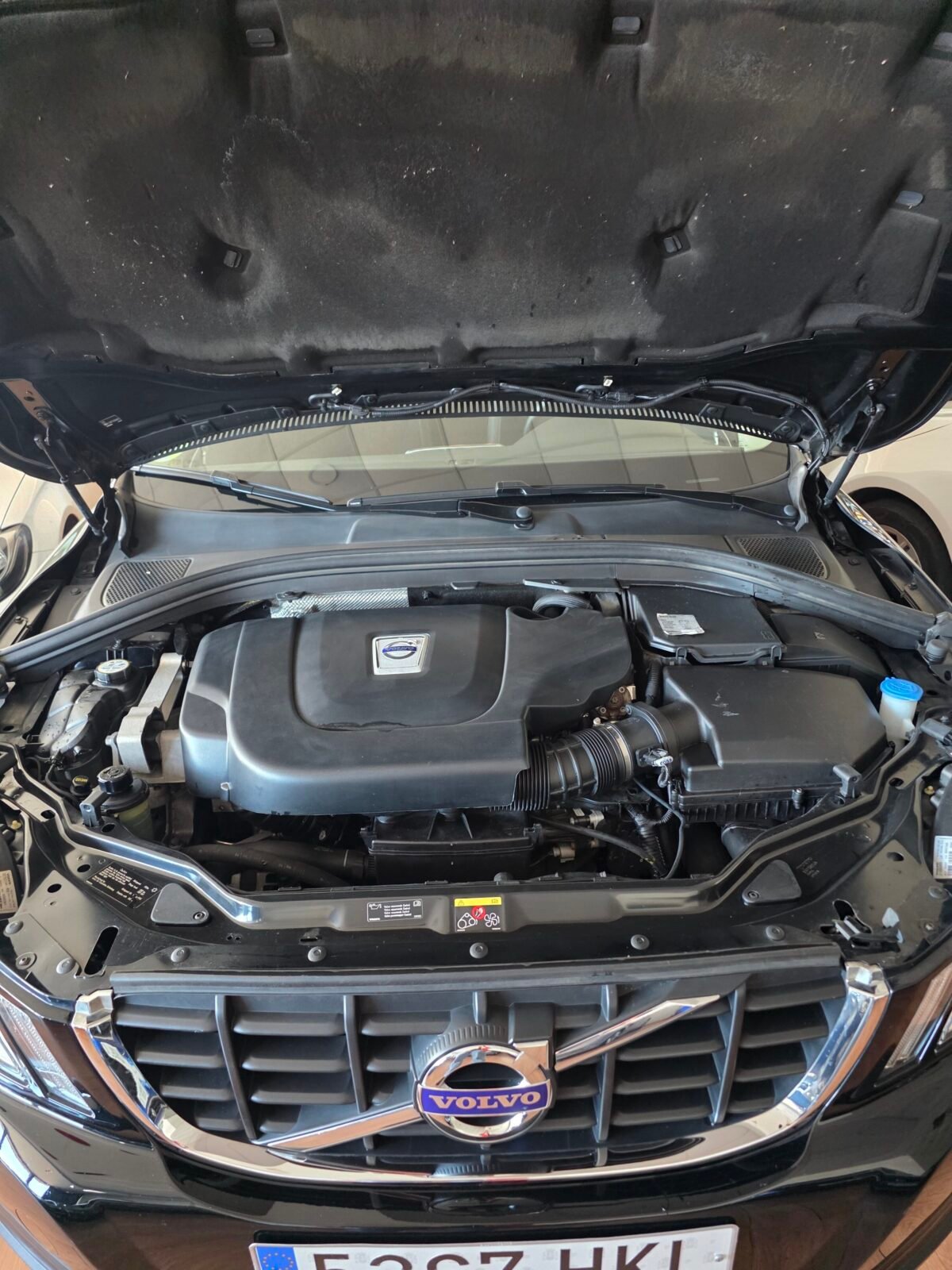 VOLVO XC60 2.4 d 215 cv 