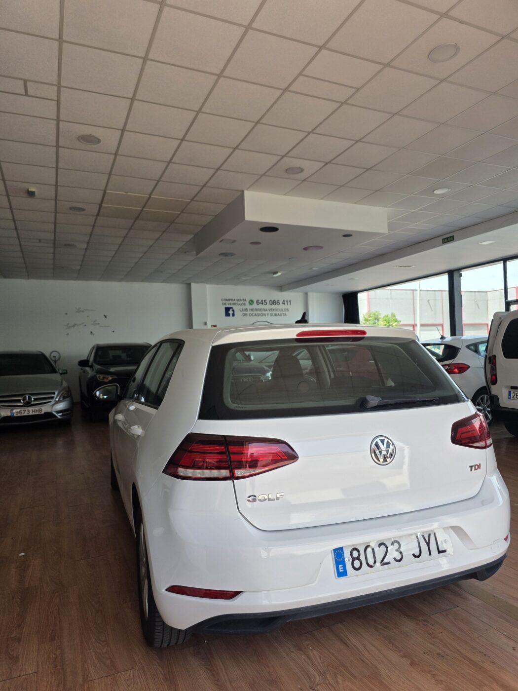 VOLKSWAGEN Golf Advance 