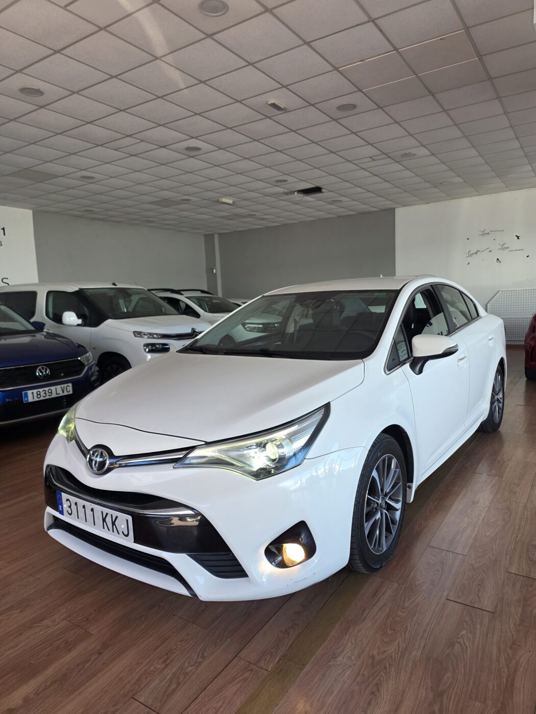 TOYOTA Avensis Advabce