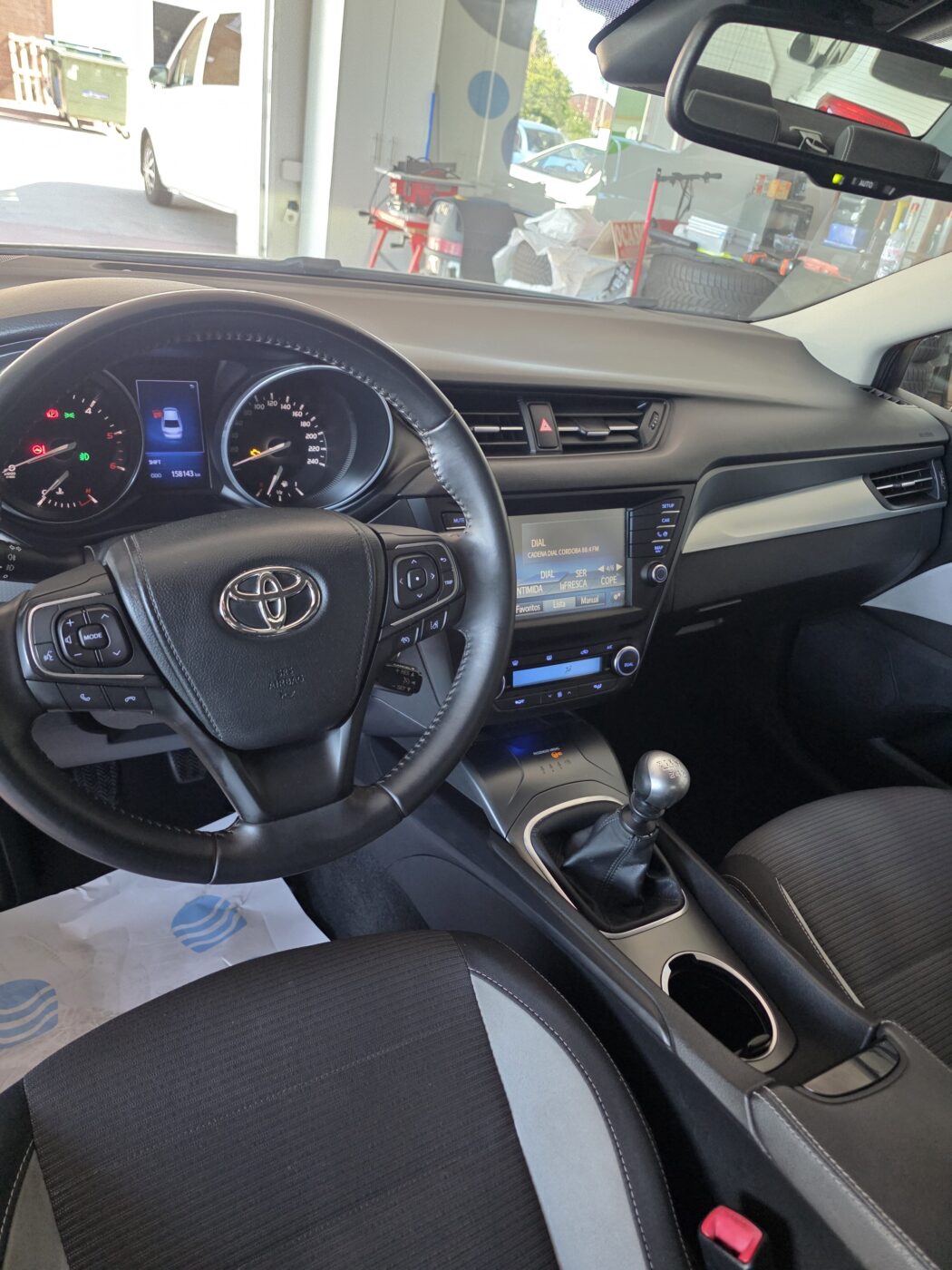 TOYOTA Avensis Advabce